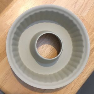 Stone Tube Pan